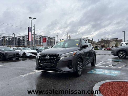 Used 2021 Nissan Kicks SR FWD image 2