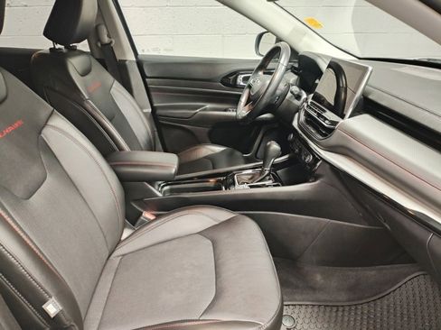 Used 2022 Jeep Compass Trailhawk w/ Trailhawk Convenience Group image 7