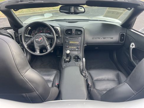 Used 2005 Chevrolet Corvette Convertible w/ Preferred Equipment Group image 5