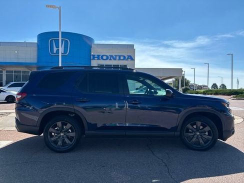 Certified 2025 Honda Pilot Sport image 8
