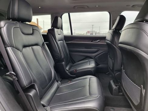 Certified 2023 Jeep Grand Cherokee L Limited AWD/4WD image 24