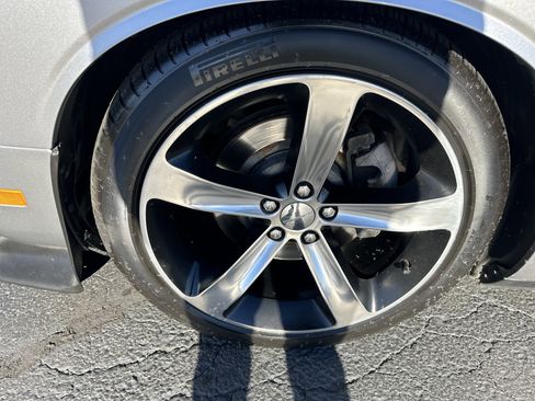 Used 2014 Dodge Challenger R/T image 10