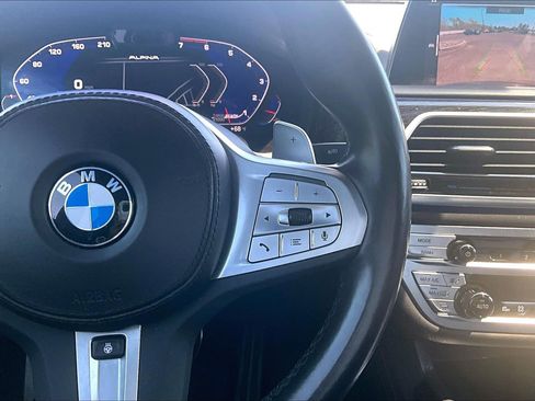 Used 2022 BMW 750i xDrive w/ Autobahn Package AWD/4WD image 17