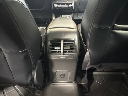 Used 2024 Ford Escape ST-Line w/ Tech Pack #1 FWD image 29