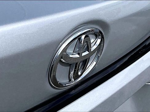 Used 2026 Toyota Corolla LE FWD image 31