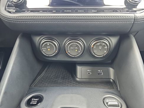 Used 2025 Nissan Z Performance w/ Floor Mat Package RWD image 20