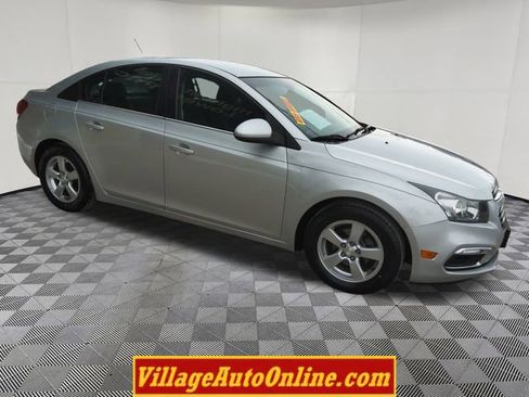 Used 2016 Chevrolet Cruze LT image 5
