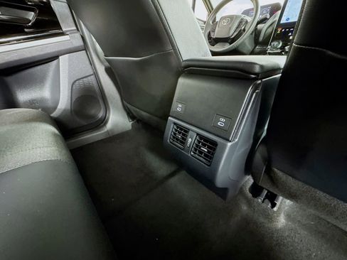 Used 2025 Toyota bZ4X AWD w/ Weather Package image 18