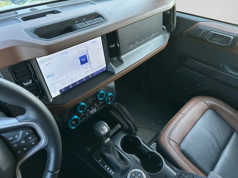 Used 2024 Ford Bronco Outer Banks AWD/4WD image 30