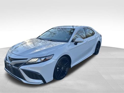 Used 2023 Toyota Camry XSE image 2