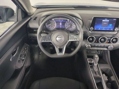 Used 2025 Nissan Sentra SV FWD image 17
