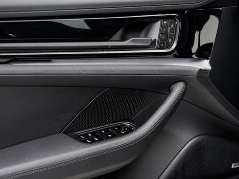 Used 2025 Porsche Panamera 4 image 8