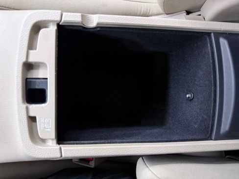 Used 2016 Jeep Grand Cherokee Laredo RWD image 28