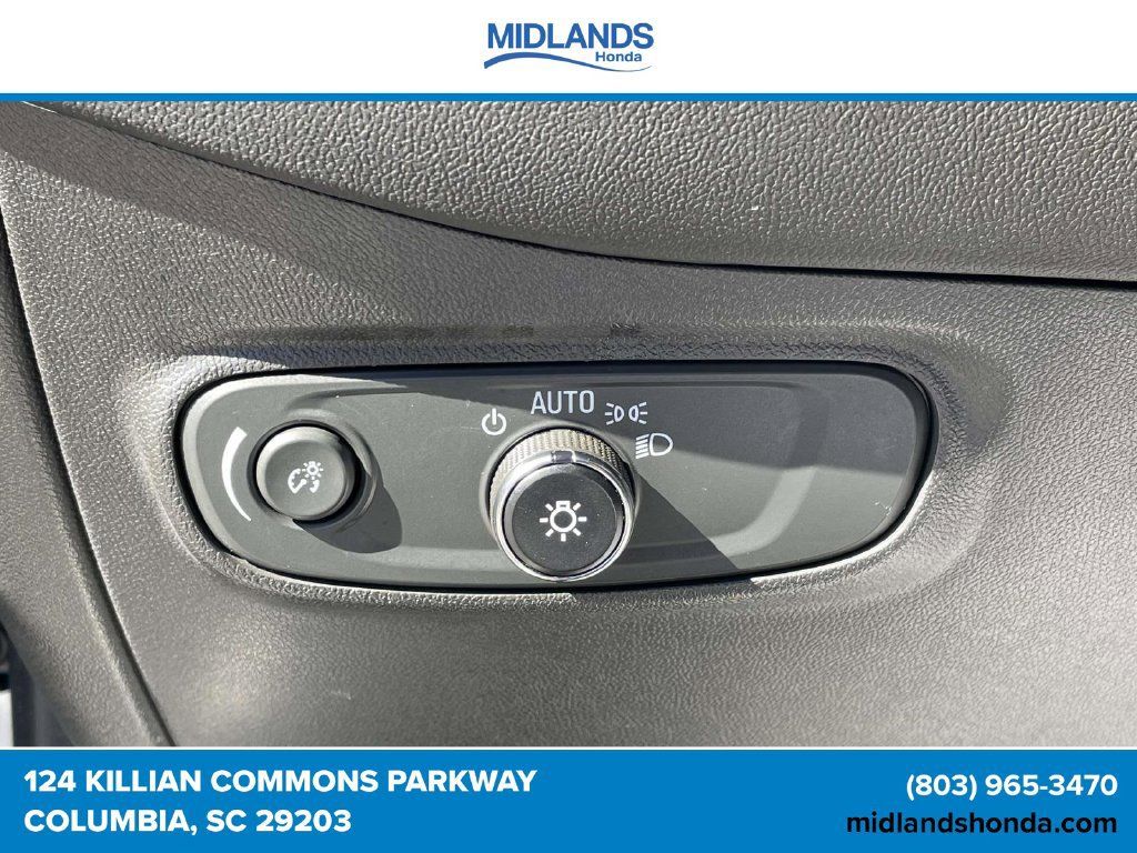 Used 2023 Chevrolet Equinox LT FWD image 19