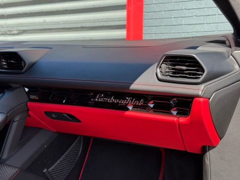 Used 2021 Lamborghini Huracan EVO RWD image 32