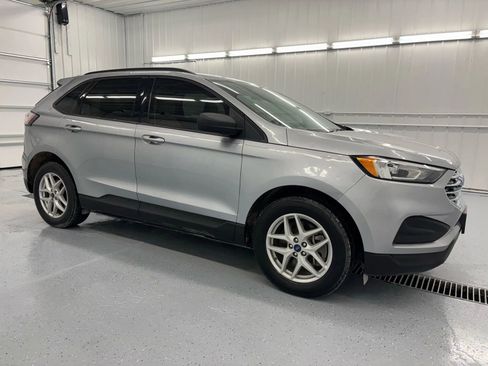 Used 2022 Ford Edge SE image 13