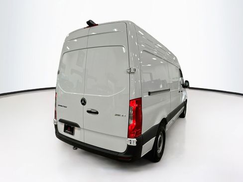Used 2025 Mercedes-Benz Sprinter 2500 image 8