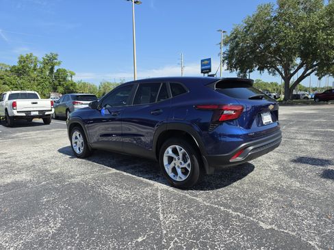 Certified 2024 Chevrolet Trax LS w/ LS Convenience Package FWD image 7
