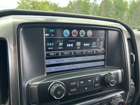 Used 2018 Chevrolet Silverado 1500 LT w/ Midnight Edition AWD/4WD image 17