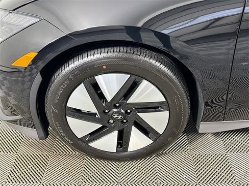 Used 2025 Hyundai Ioniq 6 SE image 4