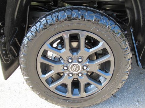 Used 2023 Toyota Tundra Platinum AWD/4WD image 8