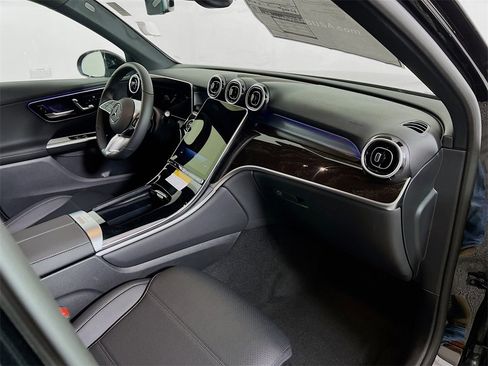 New 2025 Mercedes-Benz GLC 300 4MATIC image 28