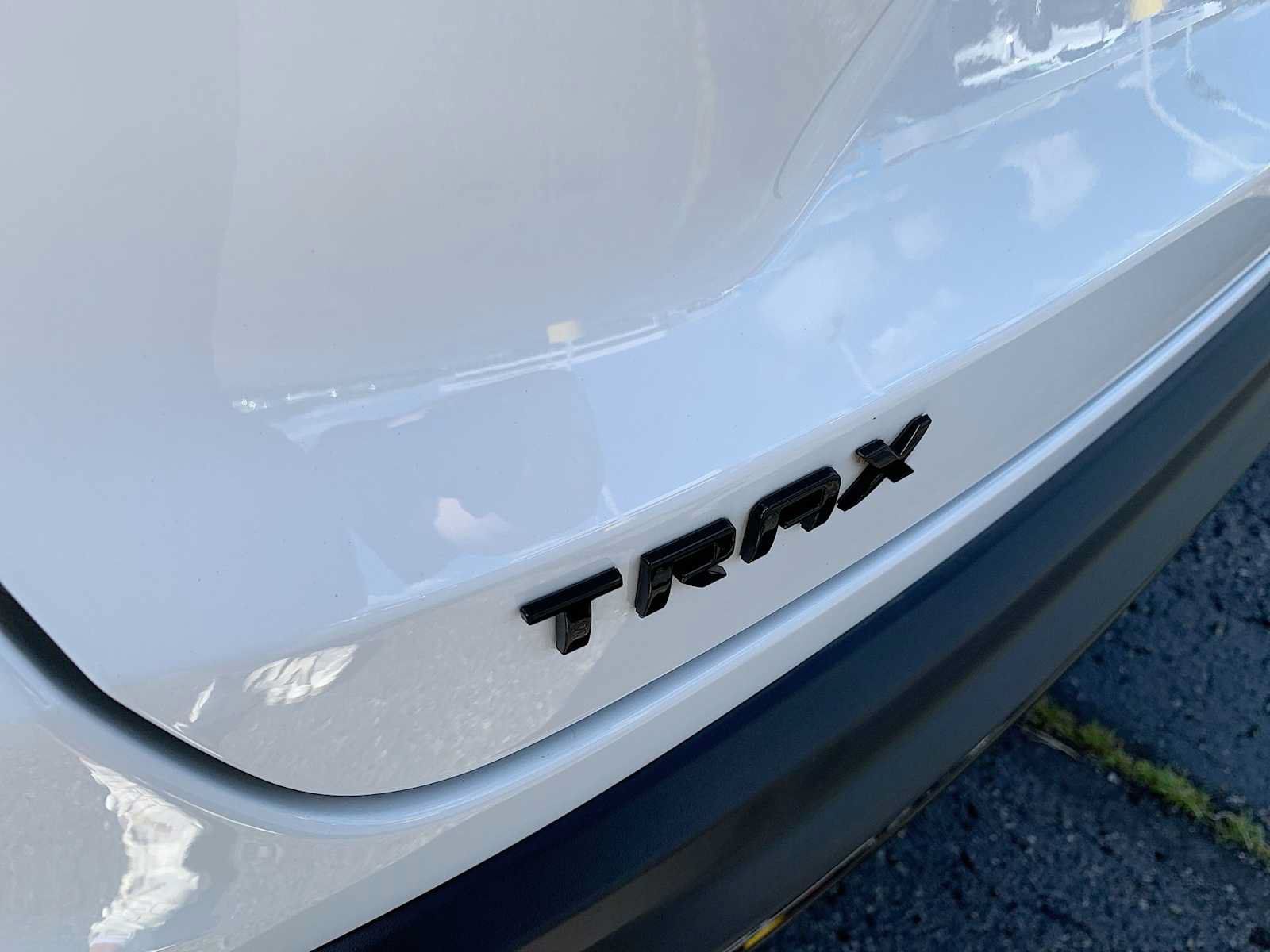Certified 2025 Chevrolet Trax RS w/ Sunroof Package FWD image 29