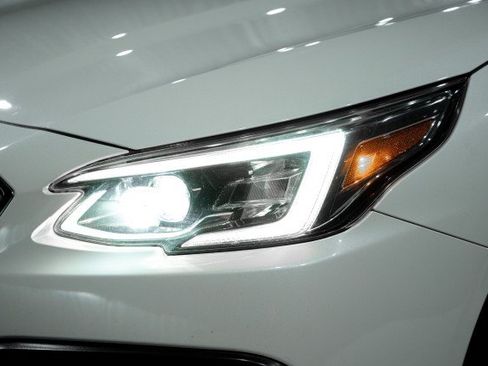 Used 2020 Subaru Outback Limited XT w/ Popular Package #2 AWD/4WD image 8