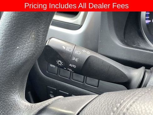 Used 2019 Toyota Highlander LE AWD/4WD image 27
