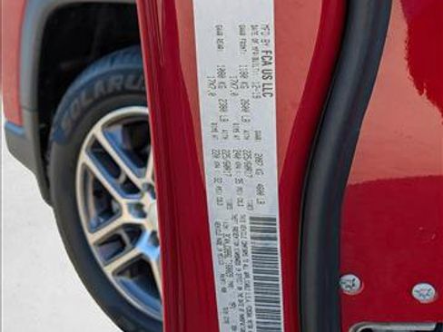 Used 2020 Jeep Compass Latitude w/ Cold Weather Group AWD/4WD image 27
