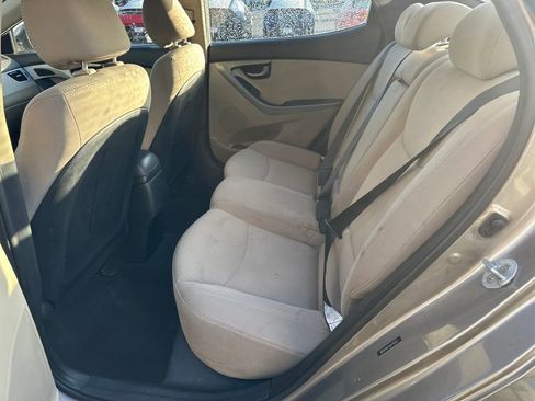 Used 2016 Hyundai Elantra SE image 14