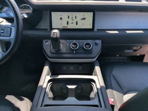 Used 2023 Land Rover Defender 90 X-Dynamic SE AWD/4WD image 28
