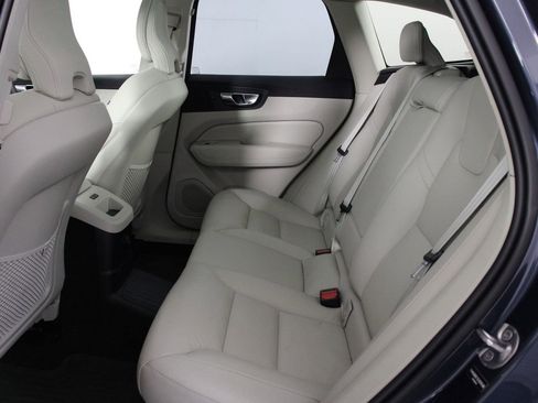 Certified 2025 Volvo XC60 T8 Plus w/ Protection Package Premier image 32