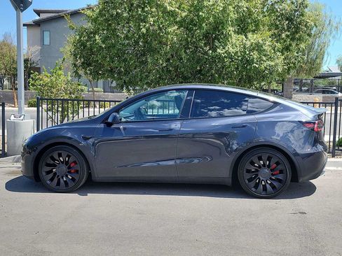 Used 2024 Tesla Model Y Performance AWD/4WD image 5