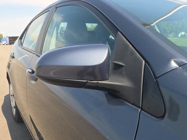 Used 2018 Toyota Corolla LE w/ Carpet Mat Package (TMS) FWD image 5