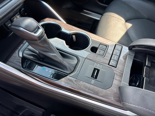 Used 2021 Toyota Highlander Limited FWD image 27