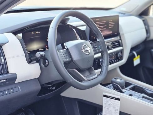 New 2026 Nissan Pathfinder SL w/ SL Premium Package (P04) FWD image 11