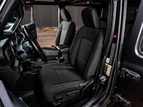 Used 2021 Jeep Gladiator Sport image 29