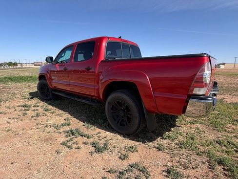 Used 2015 Toyota Tacoma PreRunner w/ SR5 Package image 4