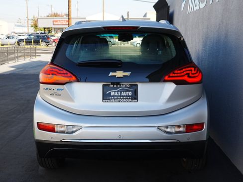 Used 2019 Chevrolet Bolt Premier w/ Infotainment Package image 5
