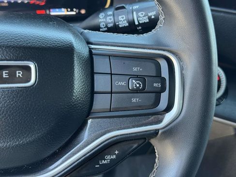 Used 2022 Jeep Wagoneer Series I AWD/4WD image 11