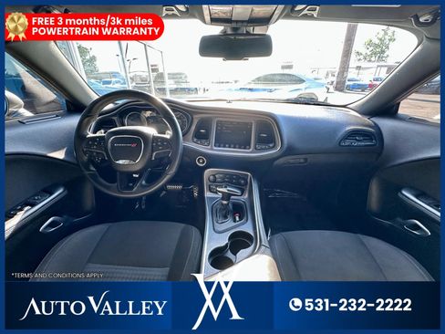 Used 2017 Dodge Challenger R/T image 19