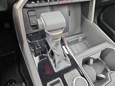New 2026 Toyota Tundra Limited AWD/4WD image 15