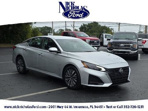 Used 2023 Nissan Altima 2.5 SV image 1