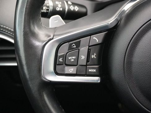 Used 2020 Jaguar F-PACE S image 21