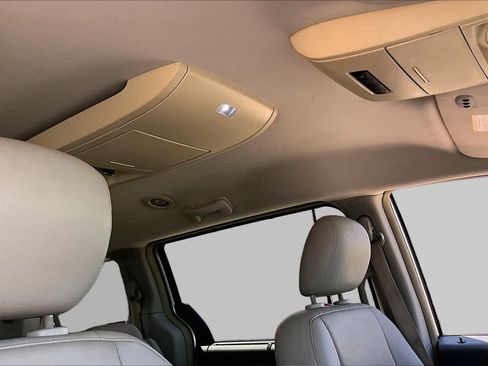 Used 2008 Dodge Grand Caravan SXT FWD image 12