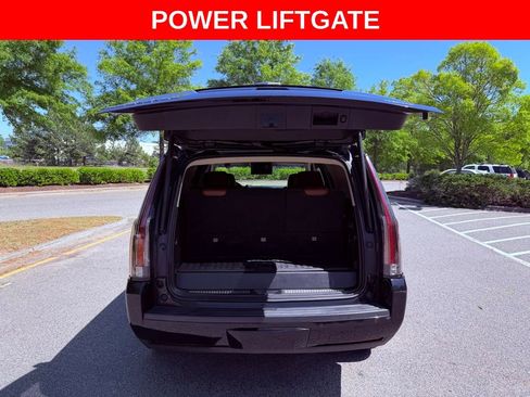 Used 2016 Cadillac Escalade Premium AWD/4WD image 7