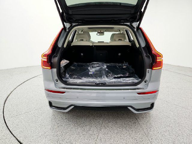 New 2026 Volvo XC60 T8 Ultra w/ Protection Package Premier AWD/4WD image 19