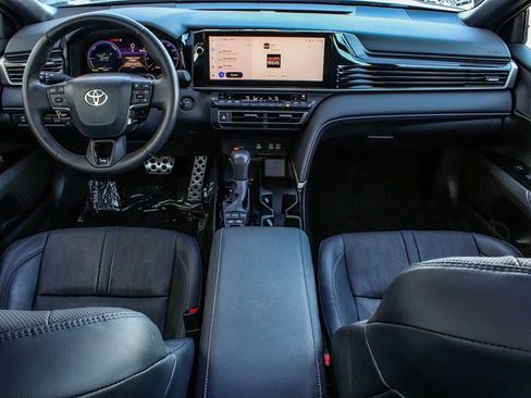 Used 2025 Toyota Camry XSE FWD image 33