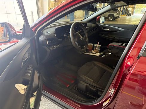 Used 2025 Buick Envista Preferred FWD image 5